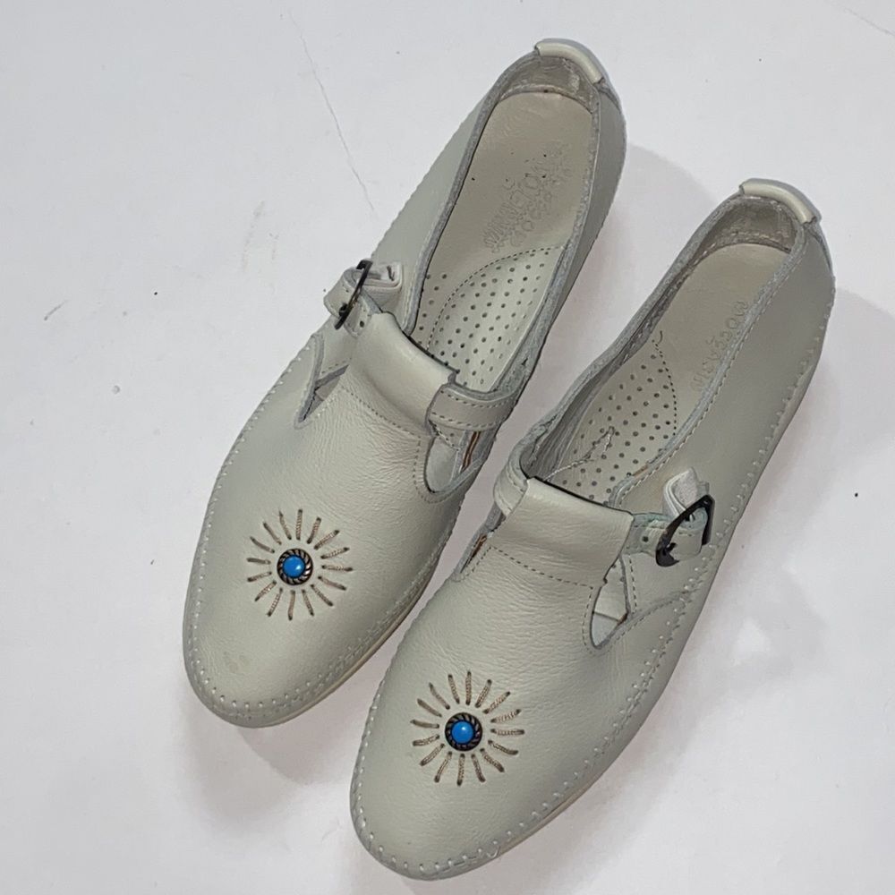 Minnetonka Moccasins Nary Jane Suede Size 9.5